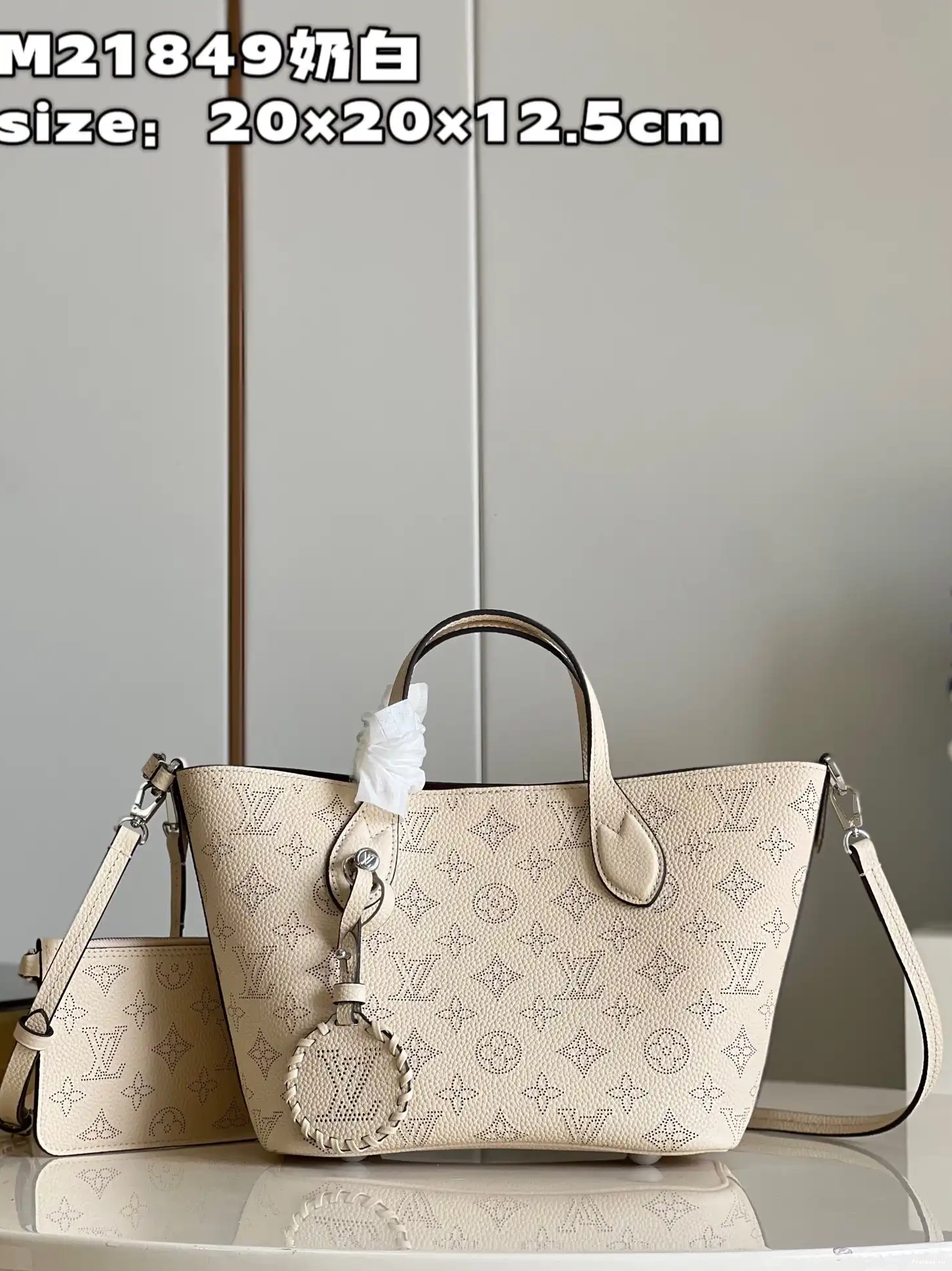 First bag ru VUITTON BLOSSOM PM LOUIS 0524